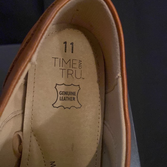 Time and Tru Men Genuine Leather Loafers - Picture 3 of 6